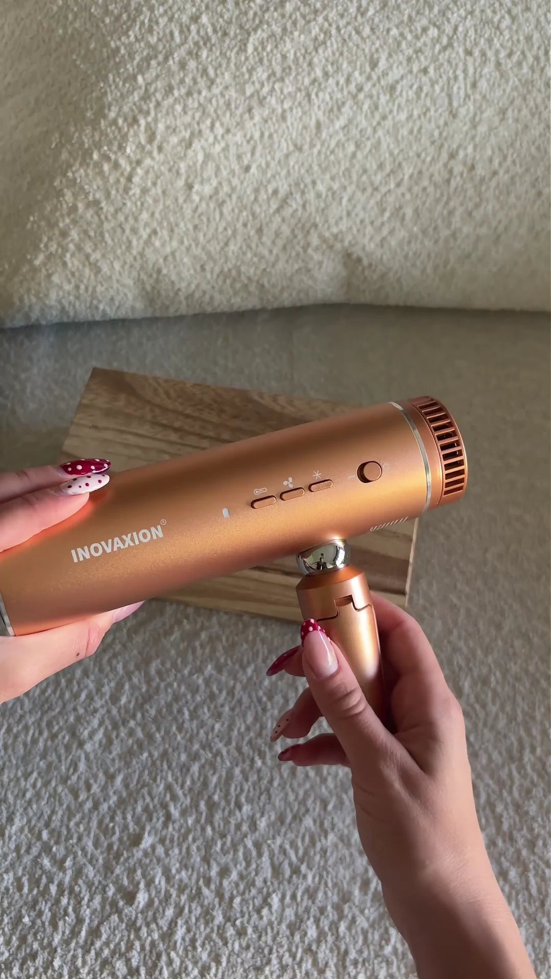 Unboxing of the HandsFreeDryer hands-free hair dryer